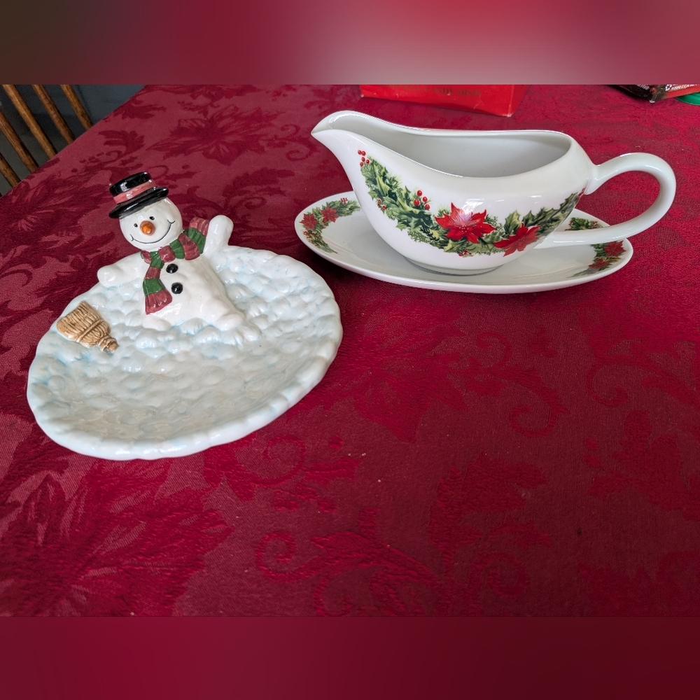 Festive Snowman Dish and Holiday Gravy Boat Set